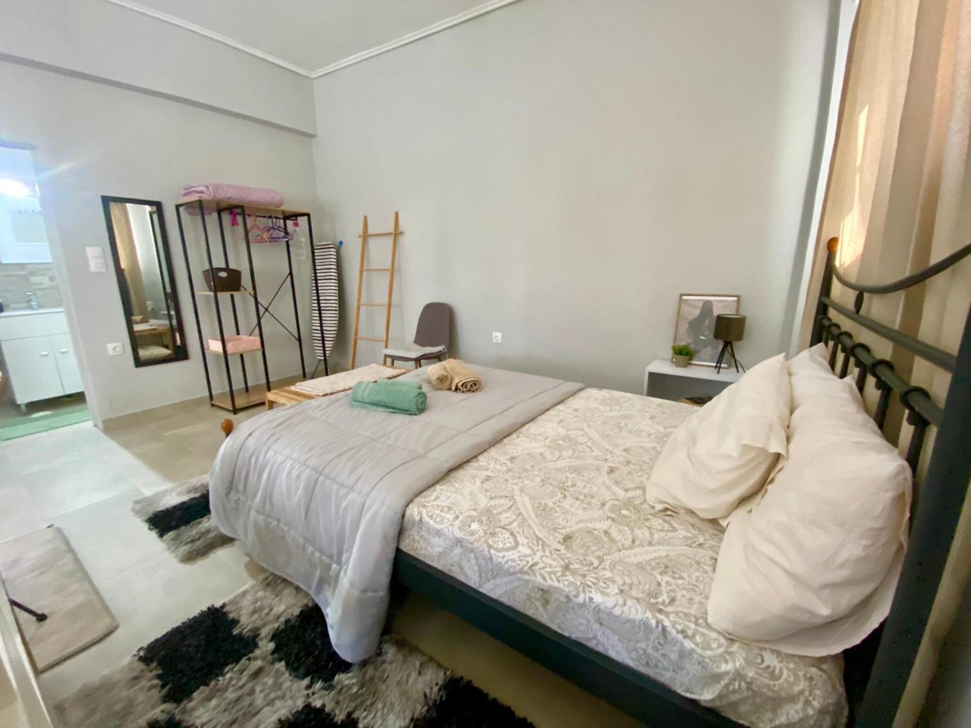 Mesolóngion Xrysa'S Central City Apartment מראה חיצוני תמונה